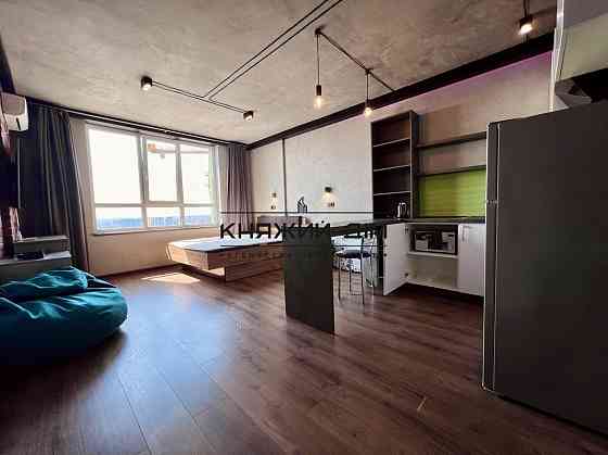 Оренда Квартира 1-кімнатна, 27/28 поверх на Бажана Николая просп. Kiev