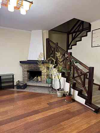 Продаж Будинок 4-кімнатний 