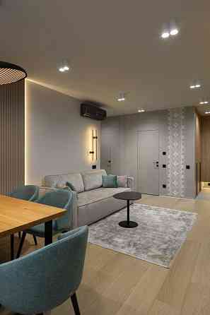 Продаж Квартира 2-кімнатна, 6/7 поверх на Салютна вул., д. 2б Kiev