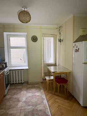 Продаж Квартира 2-кімнатна, 4/10 поверх на Левка Лук’яненка вул., д. 19 Киев