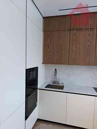 Продаж Квартира 3-кімнатна, 8/8 поверх на Собранецька Ужгород