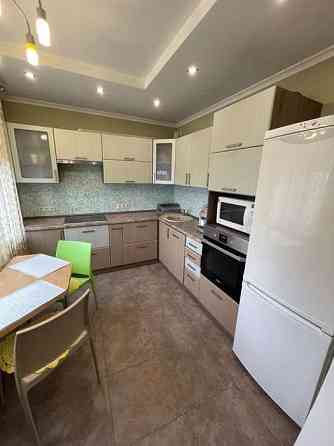 Оренда Квартира 3-кімнатна, 9/14 поверх на ул. Академика Заболотного Київ