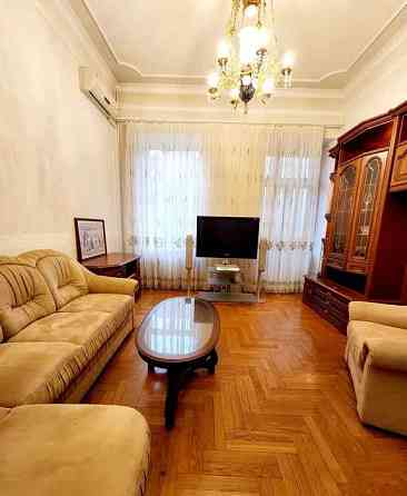 Оренда Квартира 3-кімнатна, 3/6 поверх на ул. Саксаганского Киев
