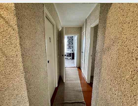 Продаж Квартира 3-кімнатна, 4/5 поверх на вул. Степана Бандери Ровно