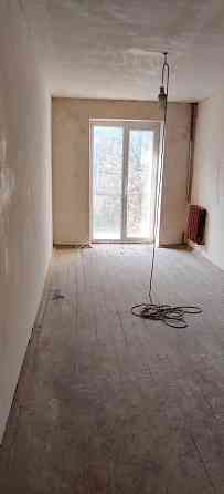 Продаж Квартира 3-кімнатна, 4/5 поверх на вул. Познанська Kharkiv