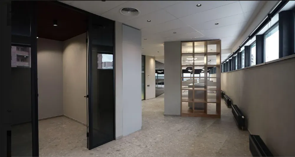 Сдаётся Бизнес-центр / Административное здание площадь 345 кв.м 4-й этаж Киев Євгена Коновальця Киев - изображение 1