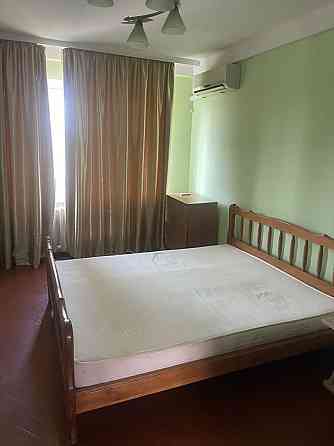 Оренда Квартира 1-кімнатна, 4/5 поверх на Воскресенський проспект, 42 Київ