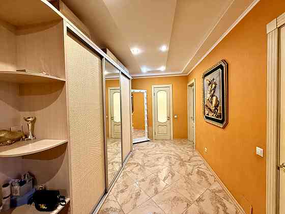 Продаж Квартира 2-кімнатна, 2/25 поверх на Голосіївська вул., д. 13-А Київ