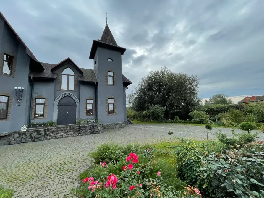 Продаж 2-поверховий Будинок з ділянкою 75 сот 400 кв.м 6 кімн. на зазим