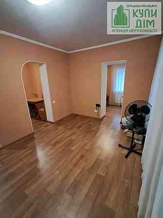 Продам півбудинку. Kirovohrad