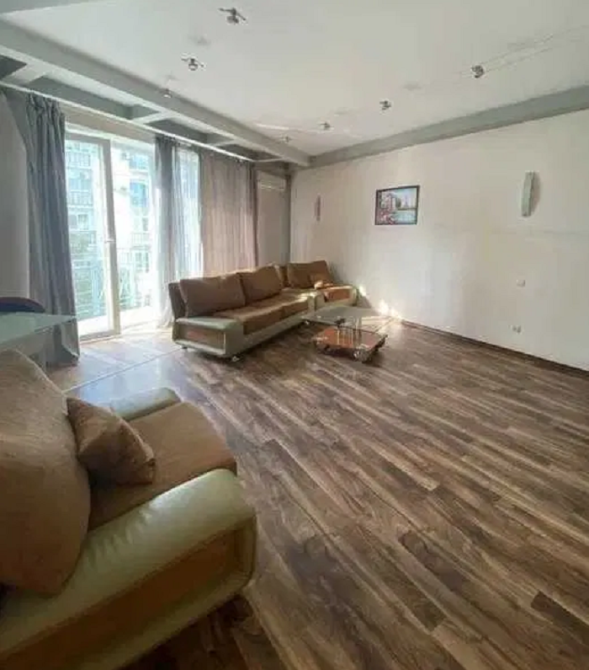 Большая квартира кухня-студия и спальня Odessa - photo 4