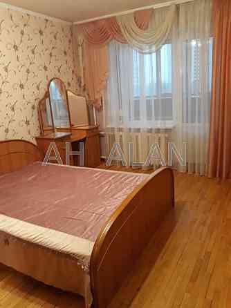 Оренда Будинок 3-кімнатний на Вишняківська вул., 7Б Київ