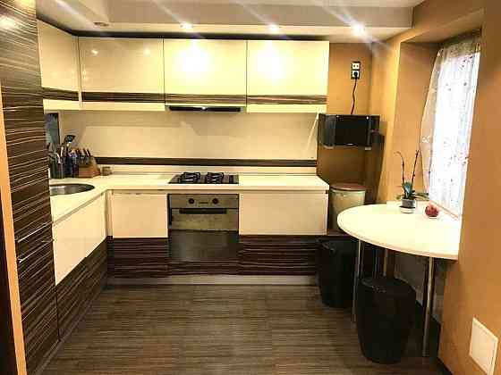 Оренда Квартира 3-кімнатна, 7/9 поверх на Стадионная ул., 13 Киев