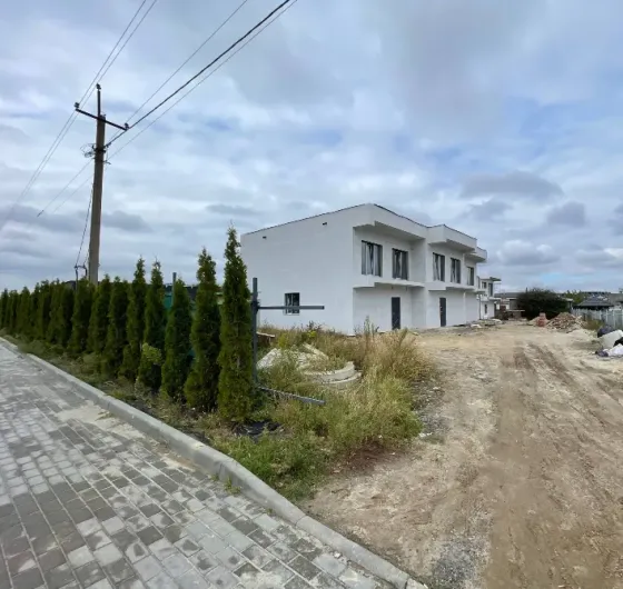 Продаж 3-поверховий Таунхаус з ділянкою 0.17 сот 98 кв.м 3 кімн. на вул. Прилісна Струмівка