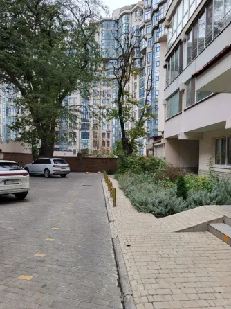 For sale Space In Residential Building area 214 sq.m floor 1 at Лидерцовский бульвар Odessa