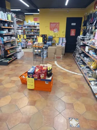Shop on Gagarina (Nagorka) with tenants. Located on Gagarina Ave. 23 Dnipro