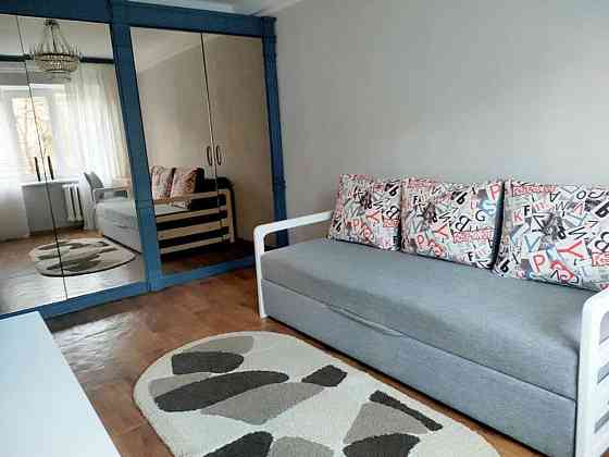 Оренда Квартира 2-кімнатна, 1/5 поверх на проспект Воскресенський, 16в Київ