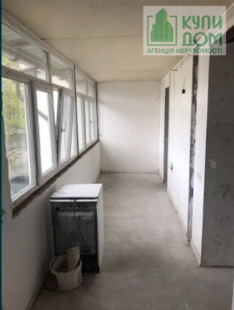 Продам 4-и к/к 102 м2 з гаражем 20 м2 в центрі міста. Кропивницький