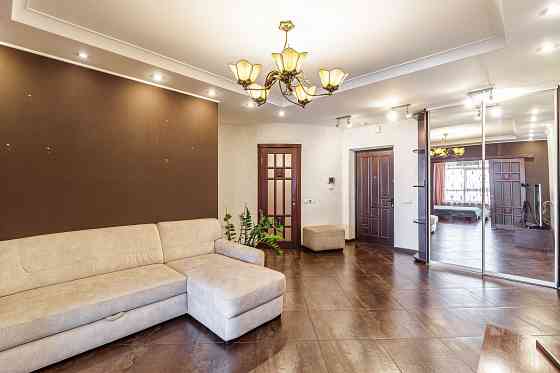 Продаж Квартира 3-кімнатна, 21/25 поверх на Валерія Лобановського вул., д. 4а Kiev