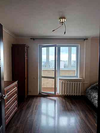 Продаж Квартира 3-кімнатна, 16/20 поверх на Дарницький вул., д. 8 Київ