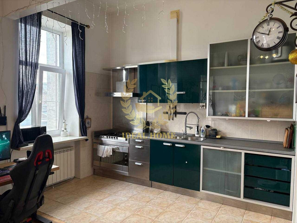 Стильна простора квартира в самому серці Подолу Kiev - photo 1