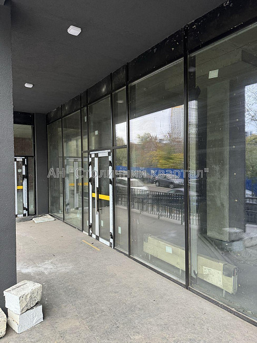 Оренда торгове приміщення на Шолуденка вул., 30 поверх - 1/2 Kiev - photo 1