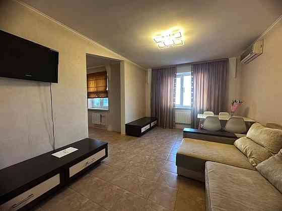 Оренда Квартира 3-кімнатна, 5/10 поверх на Вишняківська, 12 Киев