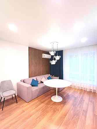 Продаж Квартира 3-кімнатна, 2/10 поверх на Метрологічна вул., д. 107 Київ