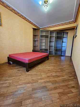 Продаж Квартира 3-кімнатна, 5/6 поверх на вул. Петлюрі Симона Львів