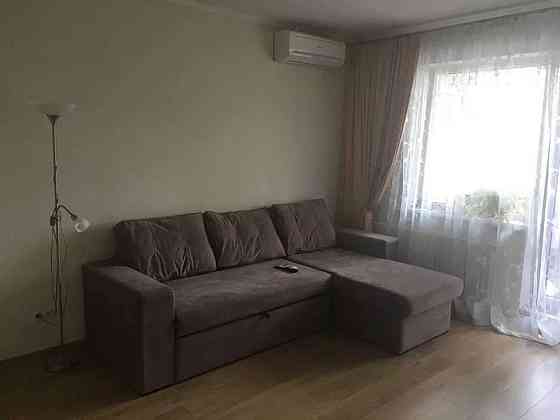 Оренда Квартира 2-кімнатна на ул. Ларисы Руденко, 15 Київ