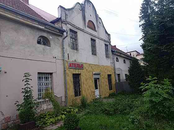 Продаж торгове приміщення на Коновальця Є. вул., 104 А Ivano-Frankivs'k