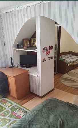 Продається 2-х кімнатна квартира на землі зі своїм городом. 