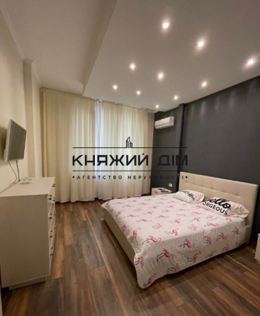 Продаж 2к Квартира  Днепровская Набережная Київ