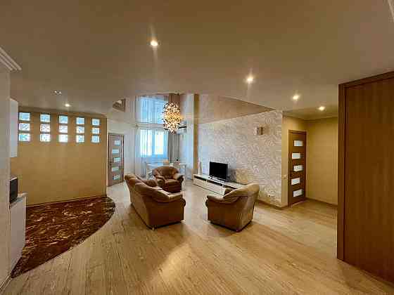 Оренда Квартира 2-кімнатна, 14/25 поверх на Вадима Гетьмана, 1а Kiev