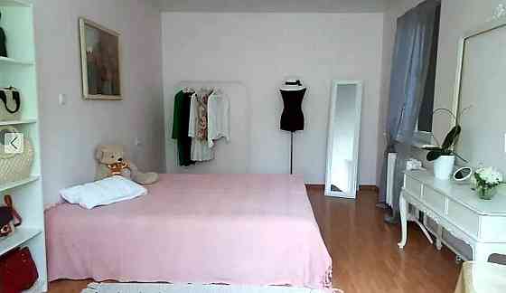 Трехкомнатная квартира в начале Таирова Одеса