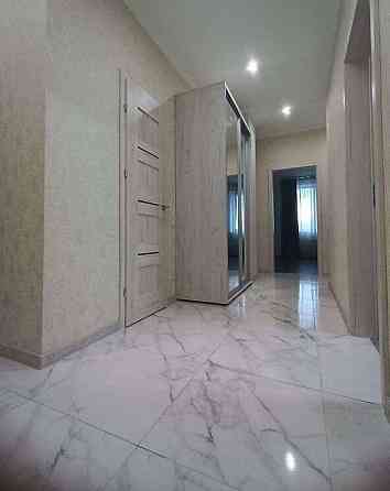 Продаж Квартира 3-кімнатна, 10/18 поверх на Жемчужная улица Одеса