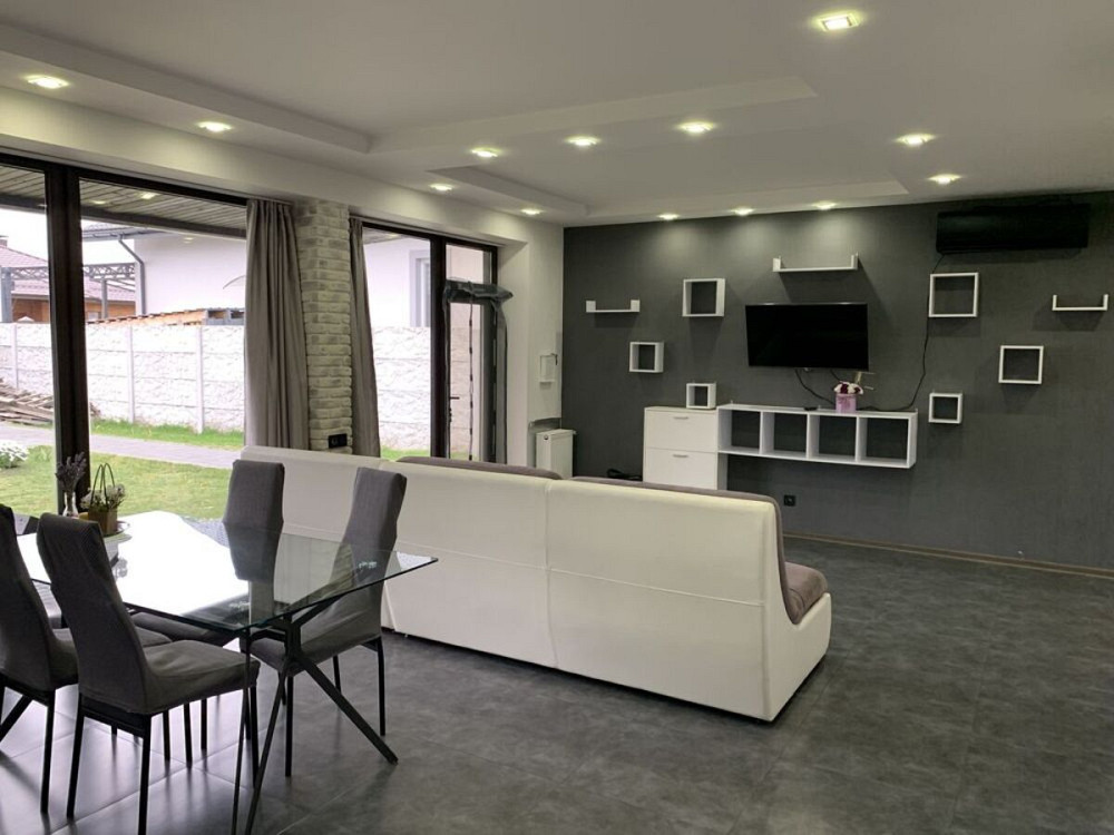 Оренда Квартира 3-кімнатна, 1/1 поверх на вул. Центральна Осещина - фото 2