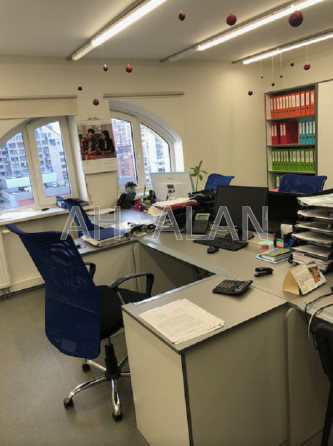 Оренда Будинок 9-кімнатний на Дмитрівська вул., 56Б Киев