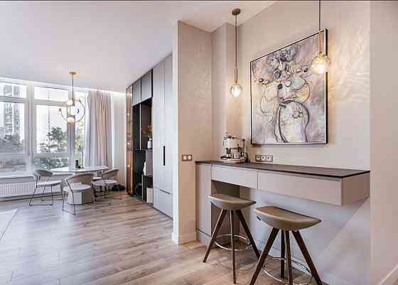 Продаж Квартира 3-кімнатна, 7/23 поверх на Жилянська вул., д. 68 Киев