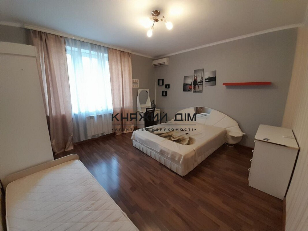 Продаж 3-кімнатної квартири студіо на Дніпровській набережні, метро Осокорки. № 21145434 Київ - фото 1