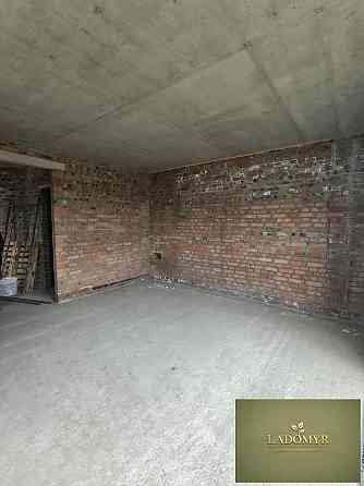 Продаж Будинок 4-кімнатний на вул. Ягідна Ровно