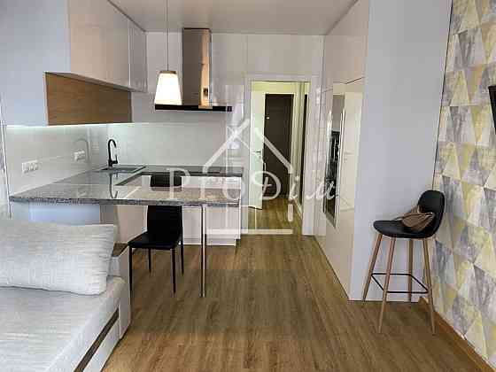 Оренда Квартира 1-кімнатна, 6/6 поверх на Миколи Соловцова вул., 2 Kiev