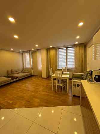 Продаж Квартира 2-кімнатна, 1/9 поверх на Регенераторна вул., д. 4 Kiev