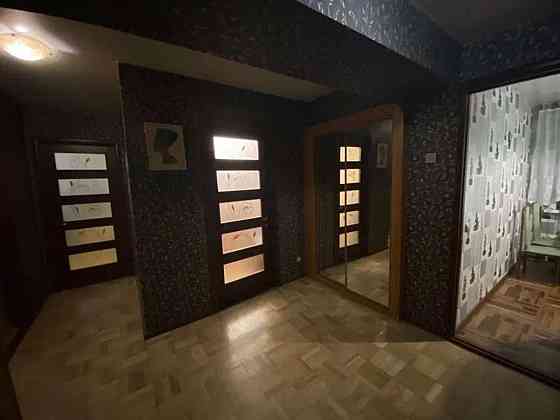 Оренда Квартира 3-кімнатна на ул. Оболонская, 13-15 Київ