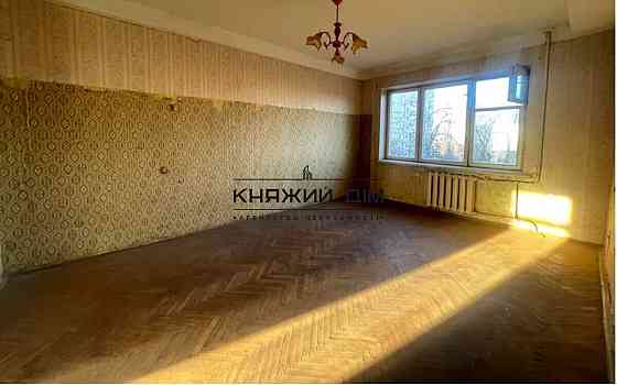 Продаж Квартира 2-кімнатна, 5/9 поверх на Харьковское шоссе Kiev