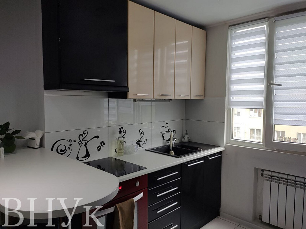 Продаж Квартира 3-кімнатна, 5/5 поверх на вул. Максимовича Львів - фото 1