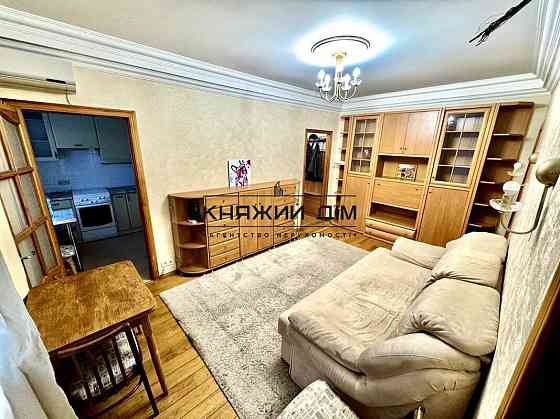 Оренда Квартира 3-кімнатна, 2/5 поверх на Бурмистенко ул. Київ