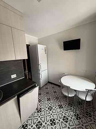 Продаж Квартира 3-кімнатна, 8/12 поверх на Булаховського Академіка вул., д. 38 Київ