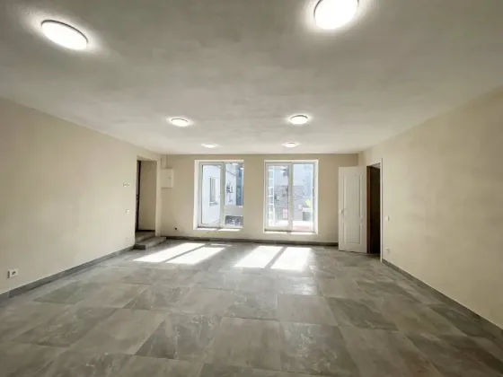 I will rent an office on Pushkin 2\2 but with a separate entrance. Own water and sewage. Good repair. There is parking Dnipro