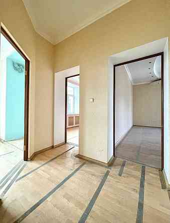 Продаж Квартира 3-кімнатна, 5/5 поверх на Костьольна вул., д. 6 Київ